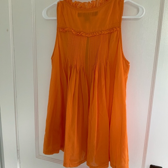 Lovely sleeveless blouse by French Connection. - Picture 4 of 6